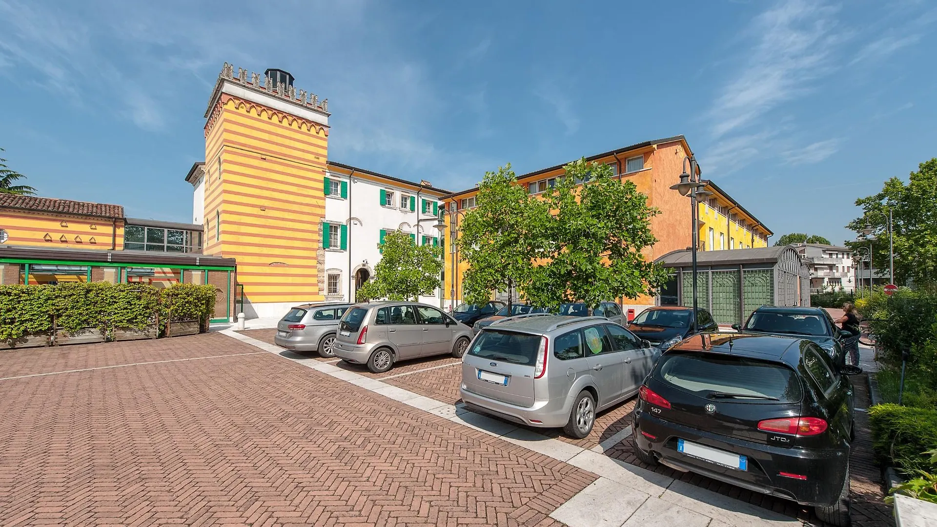 Hotel Villa Malaspina Castel d'Azzano Italy
