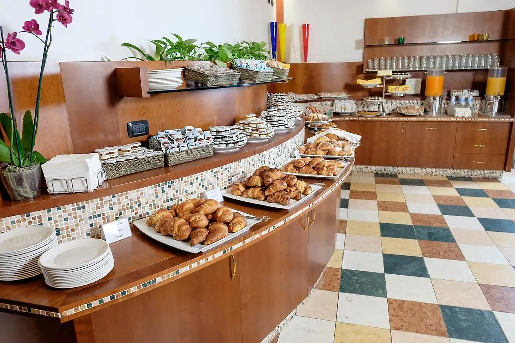 Hotel Villa Malaspina Castel d'Azzano 4*,  Italia