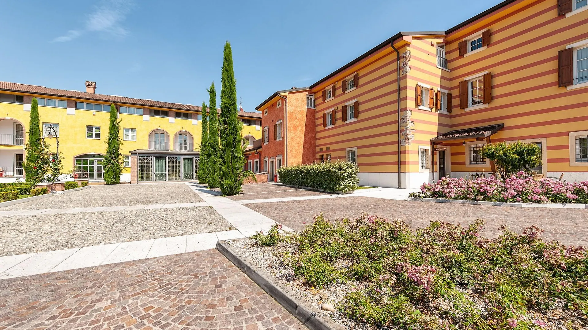 ****  Hotel Villa Malaspina Castel d'Azzano Olaszország