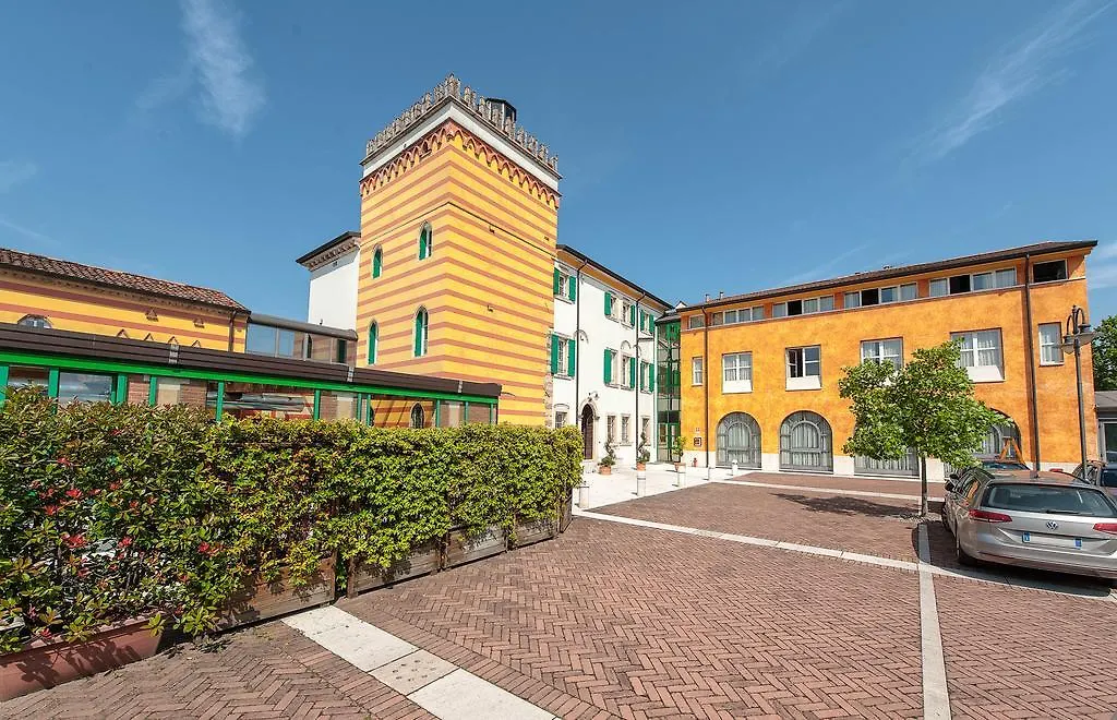 Hotel Villa Malaspina Castel d'Azzano