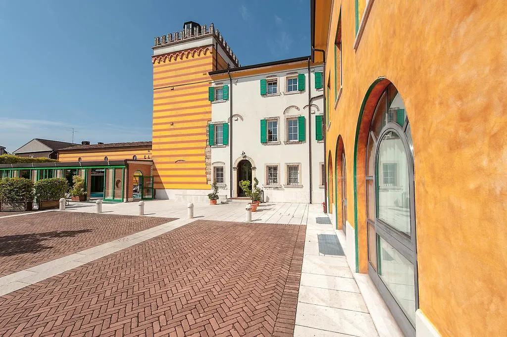 Hotel Villa Malaspina Castel d'Azzano