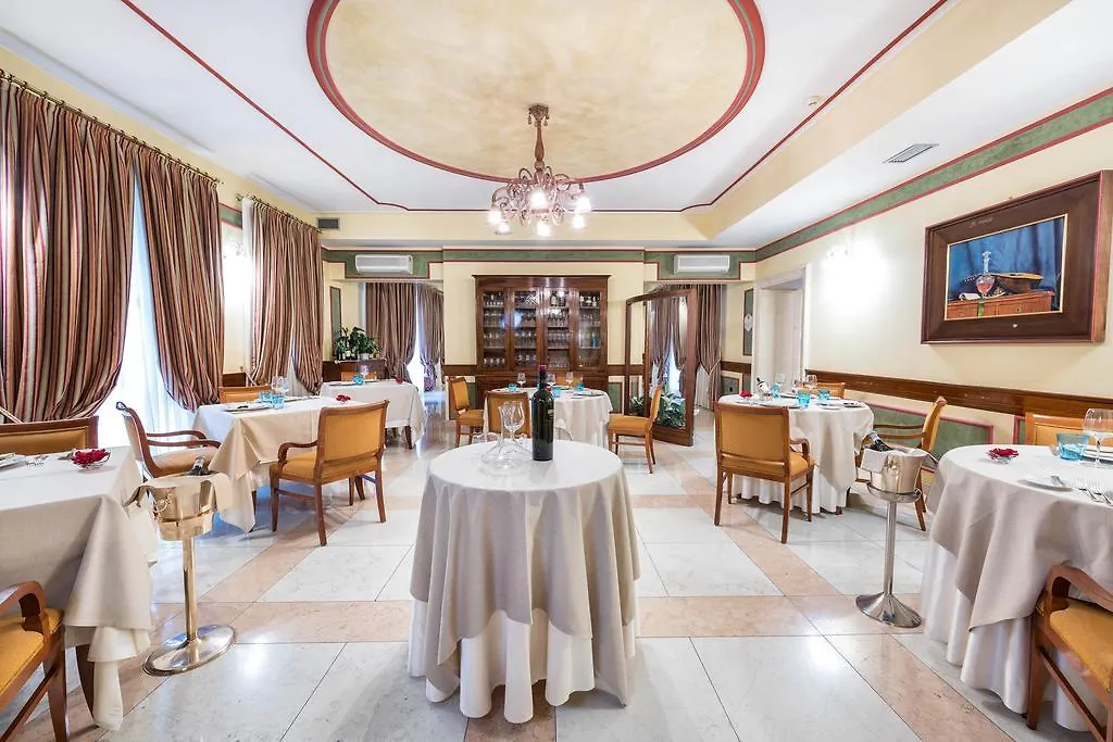 Hotel Villa Malaspina Castel d'Azzano Italy