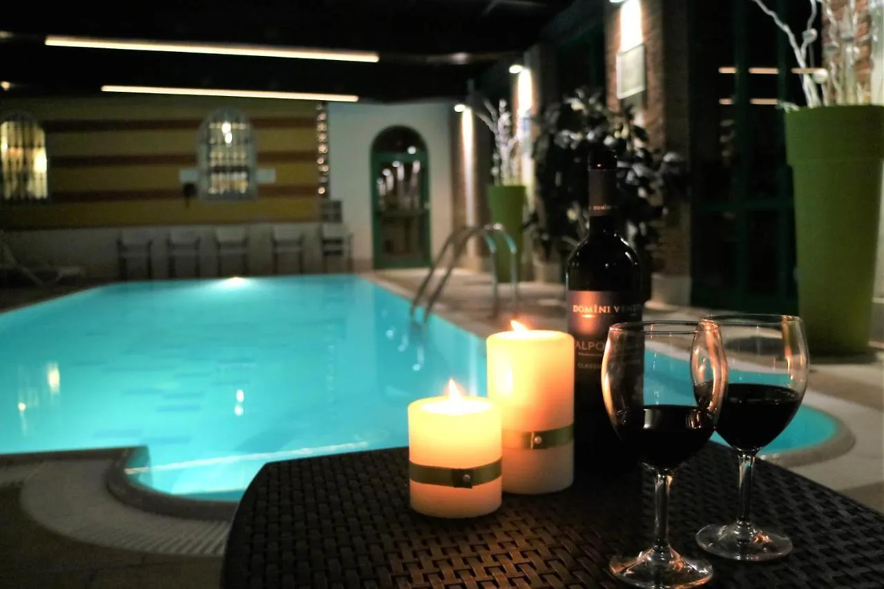 Hotel Villa Malaspina Castel d'Azzano 4*,  Italy